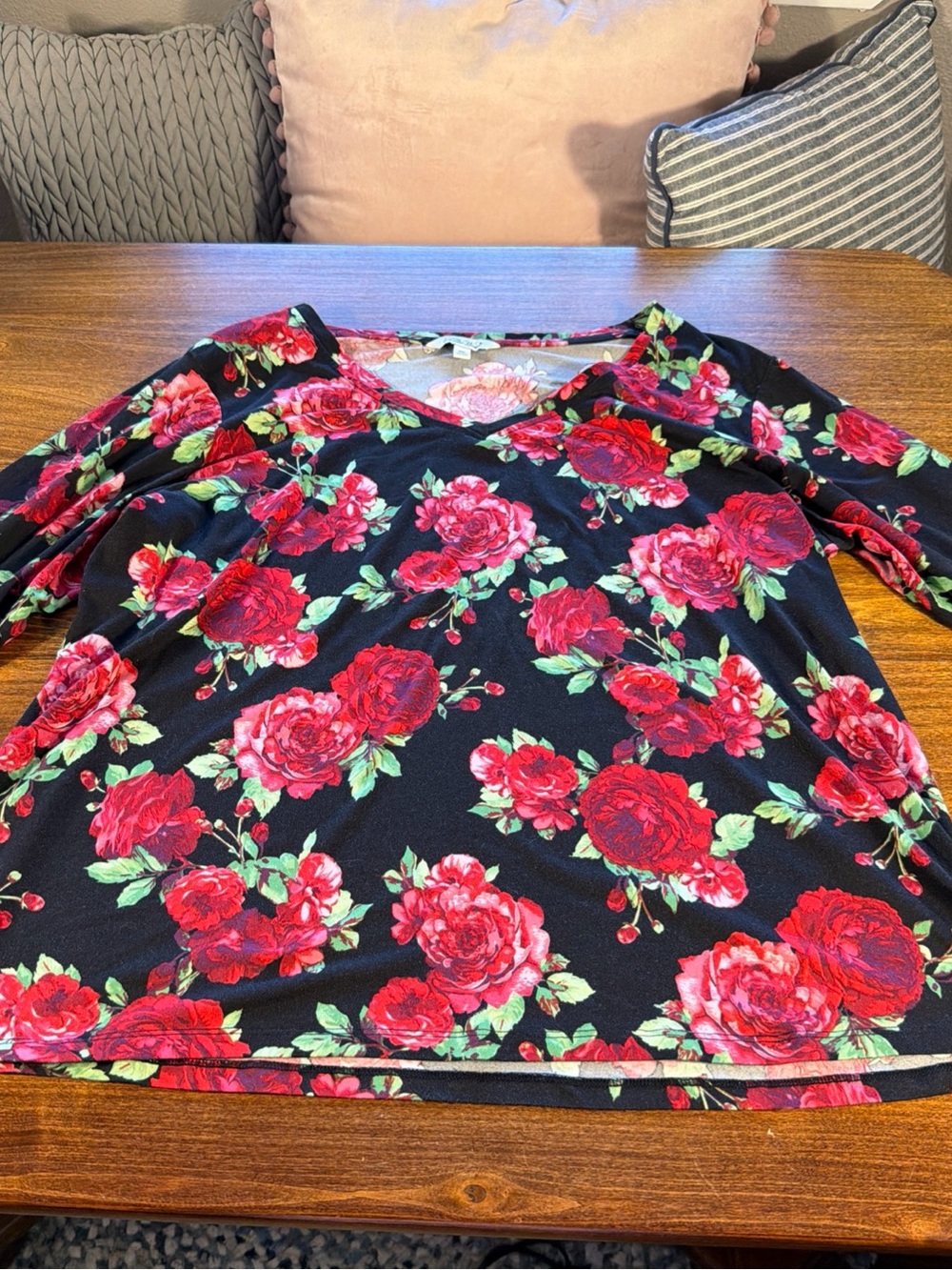 The Pioneer Woman Black Long Sleeve Top with Red Rose Print 3/4 Sleeve